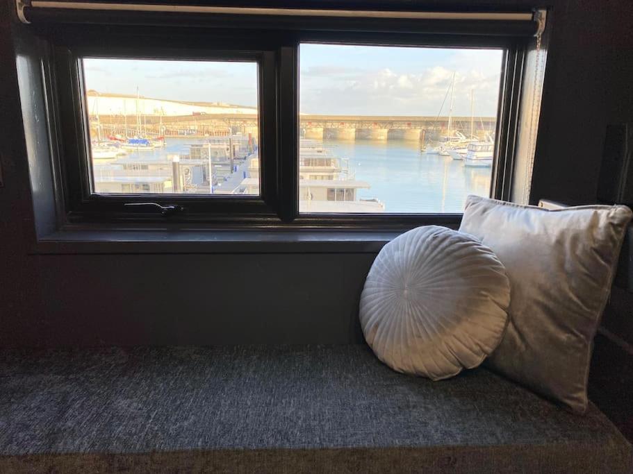 Seascape - Floating Home At Brighton Marina With Free Parking Eksteriør bilde