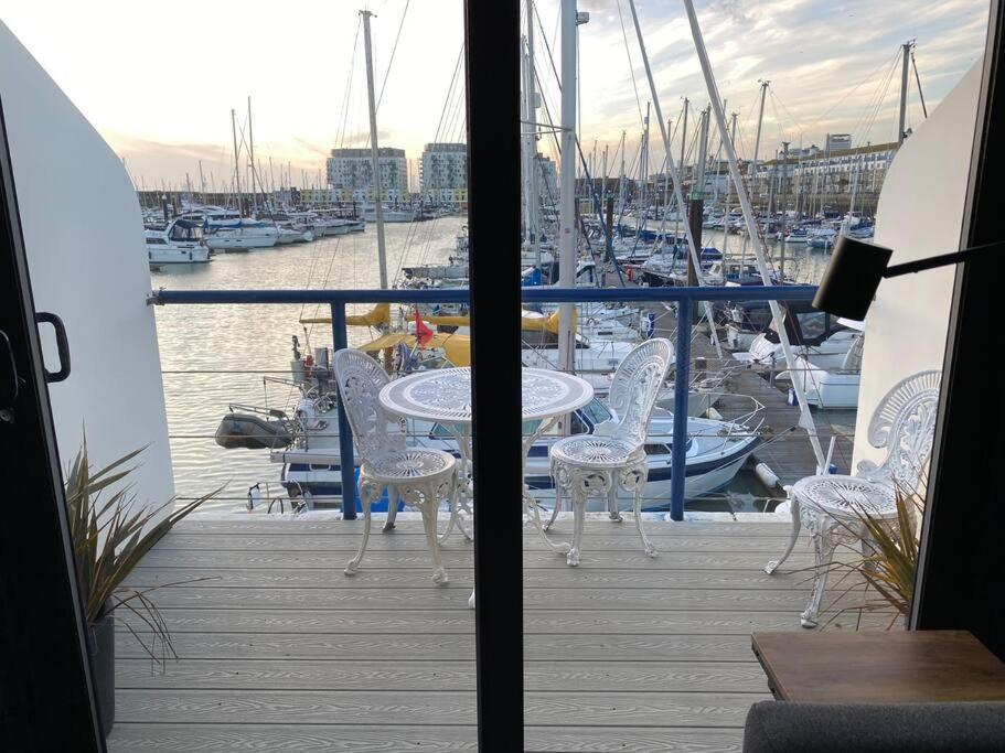 Seascape - Floating Home At Brighton Marina With Free Parking Eksteriør bilde