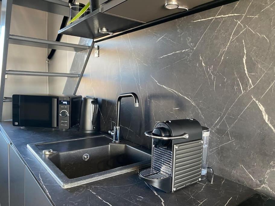 Seascape - Floating Home At Brighton Marina With Free Parking Eksteriør bilde