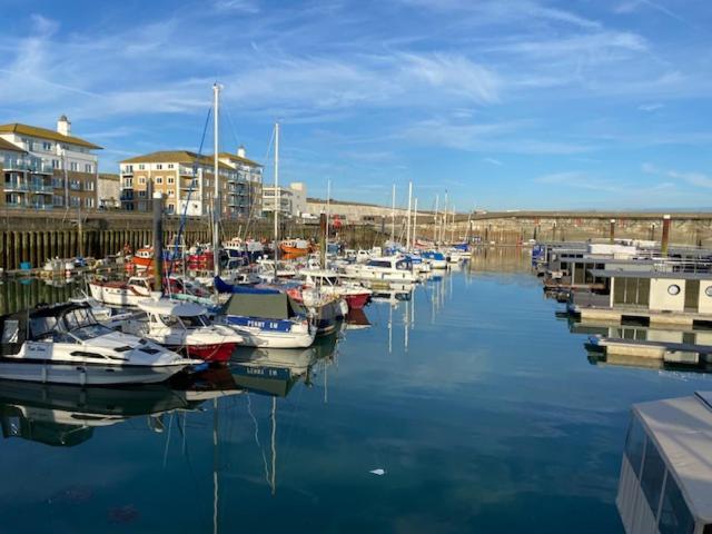 Seascape - Floating Home At Brighton Marina With Free Parking Eksteriør bilde